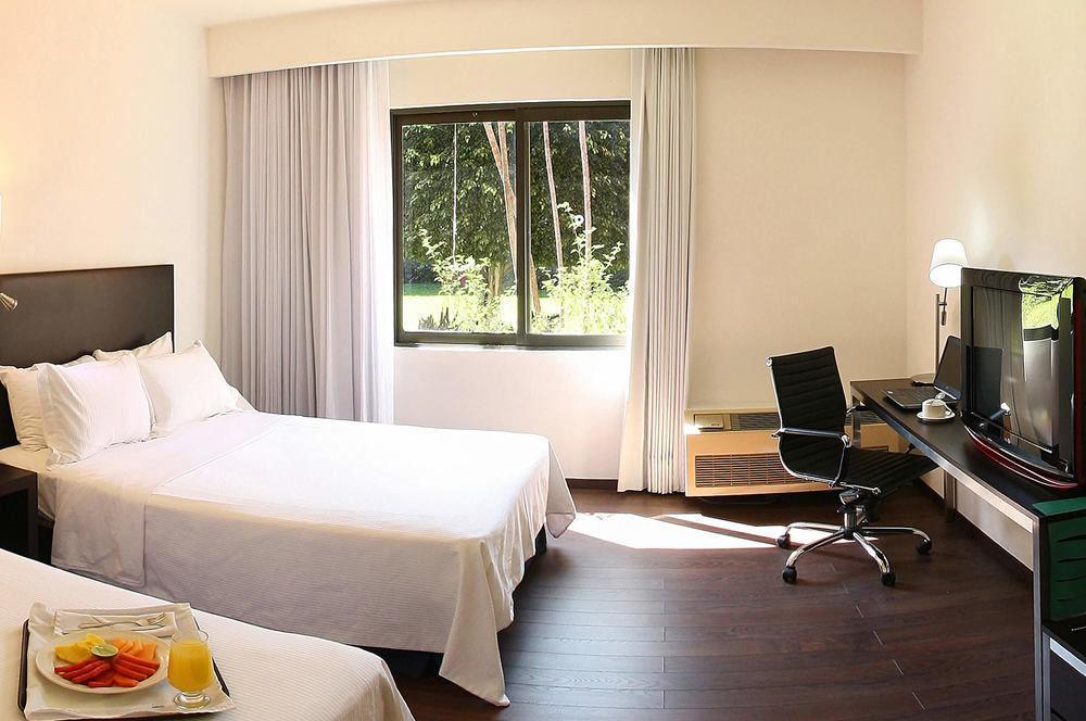 Fiesta Inn Xalapa Buitenkant foto